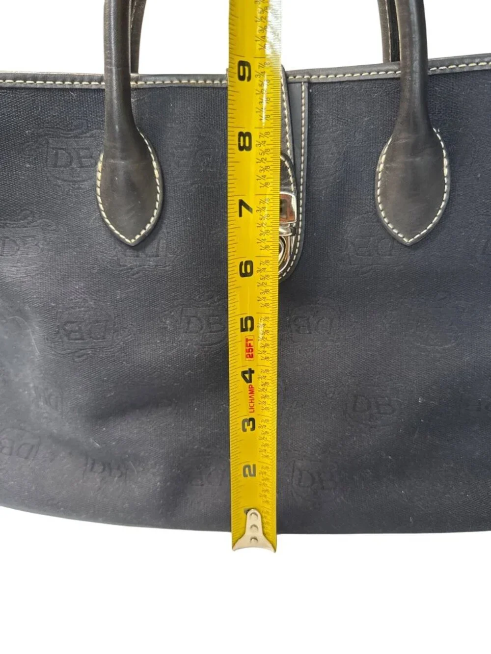 Dooney & Bourke stylish tote